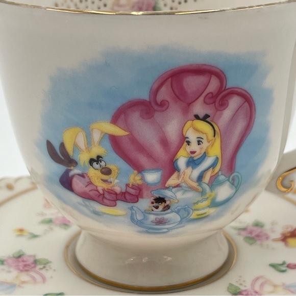 Disney Parks Exclusive Alice in Wonderland Coffee Cup Tea Mug & Saucer - Picture 2 of 12